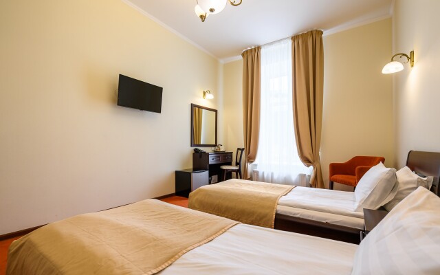 Solo na naberezhnoy reki Moyki 82 Guest house