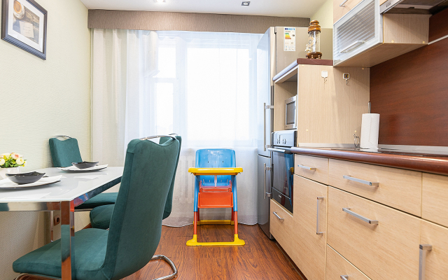 Апартаменты двухкомнатные  на Мещерском бульваре 3/3 .м.Cтрелка. Сова-Дом