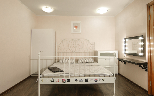 Gnezdo orla. 1K na VDNH Flat