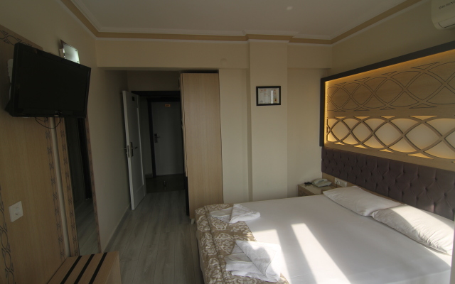 Grand Liza Hotel