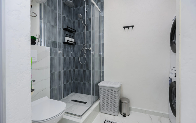 S Dizaynerskim Remontom V Tsentre Goroda Flat