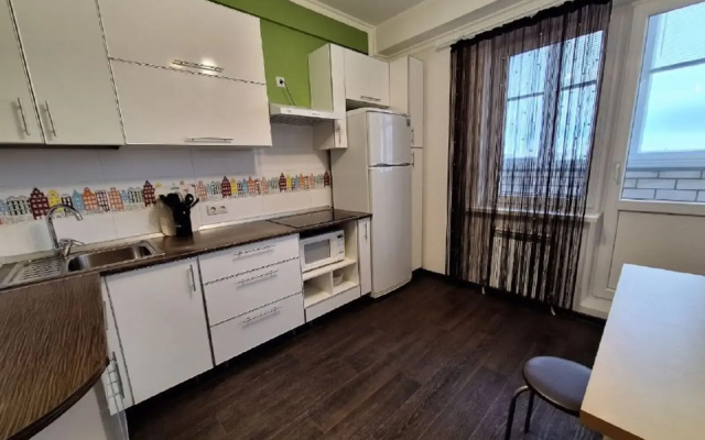 Kvartira v Centre Goroda v 10 Minutah ot Vokzala Versal' Apartments