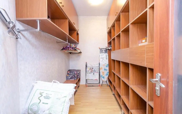 Zamechatelnaya v Tsentre Stolitsy Flat