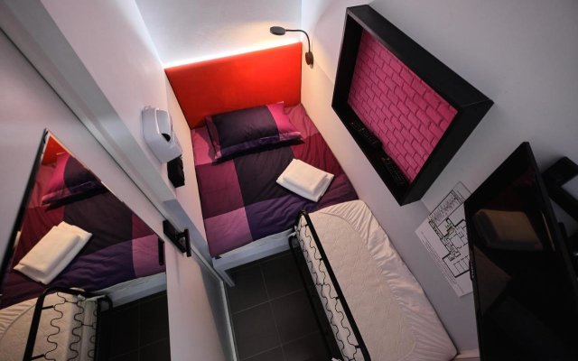 Kapsulnyij Hotel StritArt