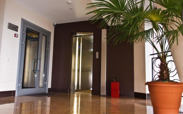 Avrora Hotel