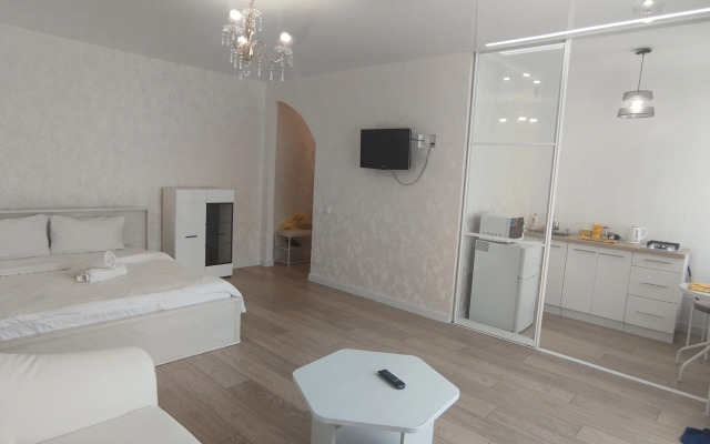 U Glavnoy Ploschadi Pobedy Flat