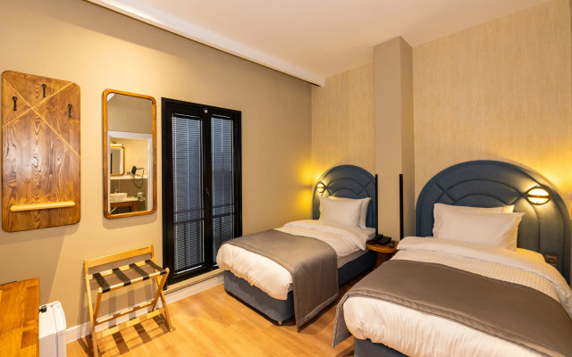 Nenessa Airport Hotel