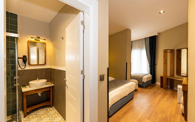 Nenessa Airport Hotel