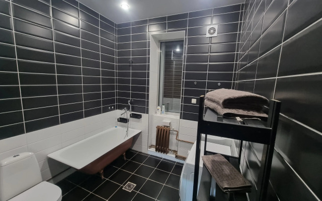S dizaynerskim remontom v tsentre goroda Flat