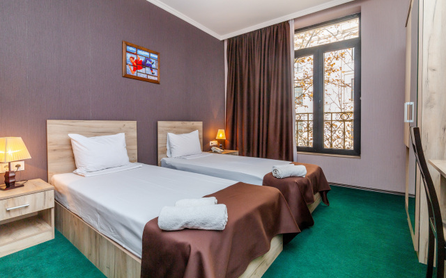 Merlin Hotel