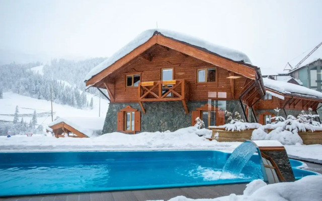 Отель Архыз Роял Резорт энд Спа