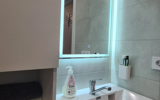 Uyutnaya S Balkonom V Sochi Flat