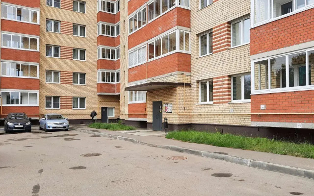 Na Ulitse Zhukova 17b Apartments