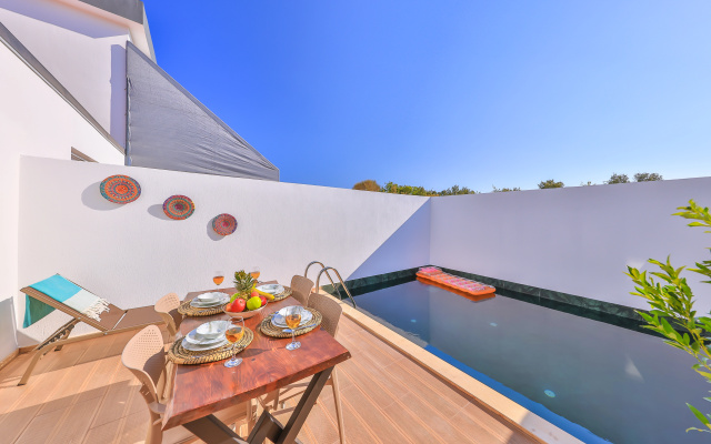 Villa Ay