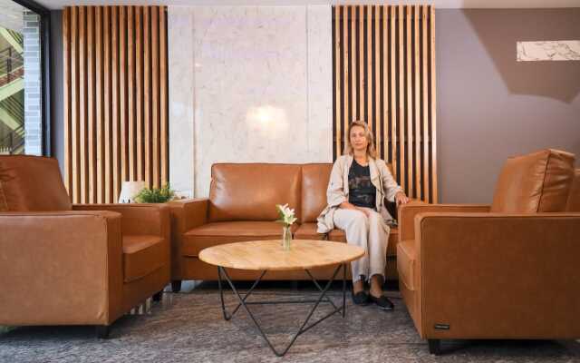 Air Avenue Hotel