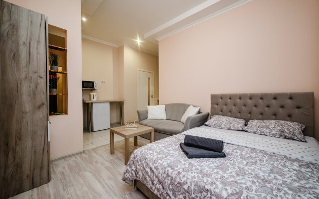 Na Oruzheynom (910) Apartments