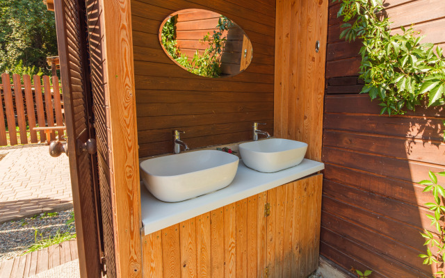 U Dachnyij Guest House