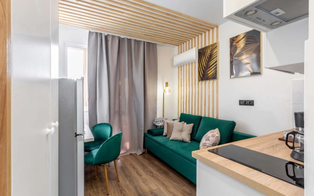 Apartments Studiya S Balkonom Na Skolkovskoy 9b