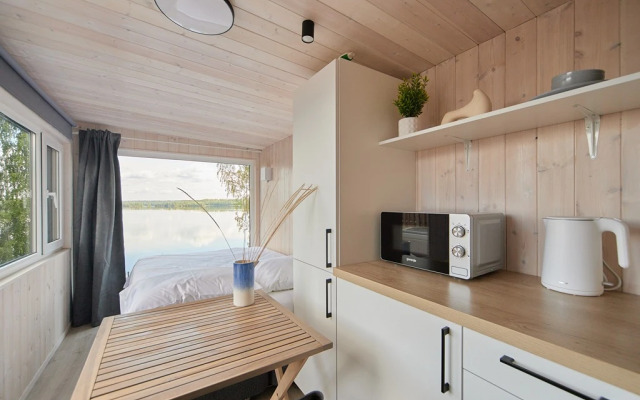 Dom u ozera 4Stihii Guest House