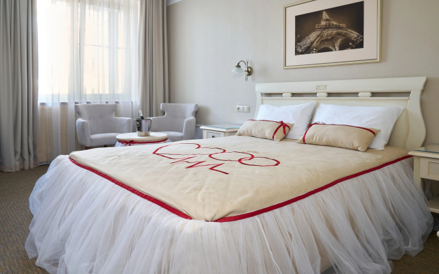 Astor Hotel