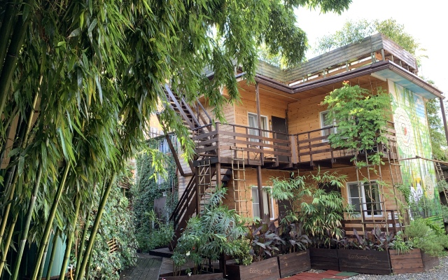 Bambuk-Hutor Guest House