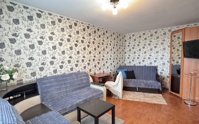 Na Sviyazeva 32 Flat