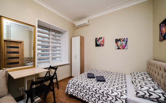Bolshoy Nikolopeskovsky 12c1 (B) Apartments