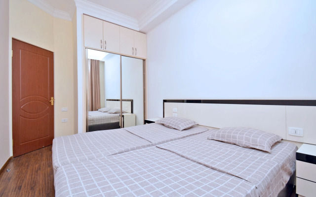 2-K v Novostroyke, Ulitsa Pavstosa Byuzanda, Bu955 Flat