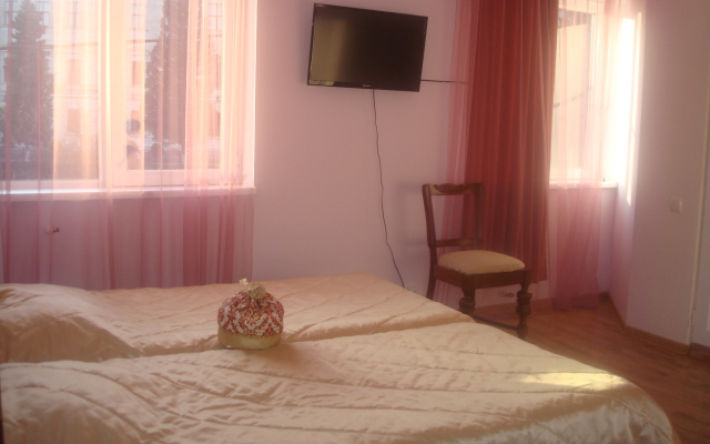 Happy Holiday Hotel