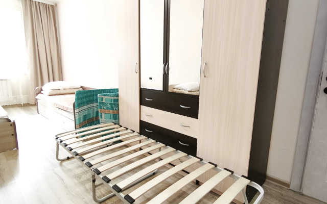 Uyutnaya V Tsentre Na Ulitse Modogoyeva Flat