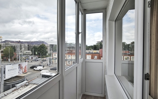 "Baltiicyi nochi"  in the Very Center with a Cool View Flat