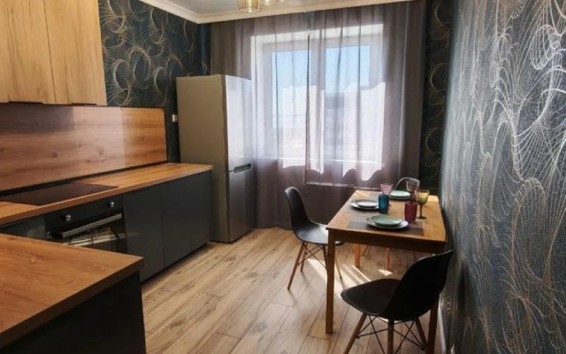 S Shikarnym Vidom Na Volgu Flat
