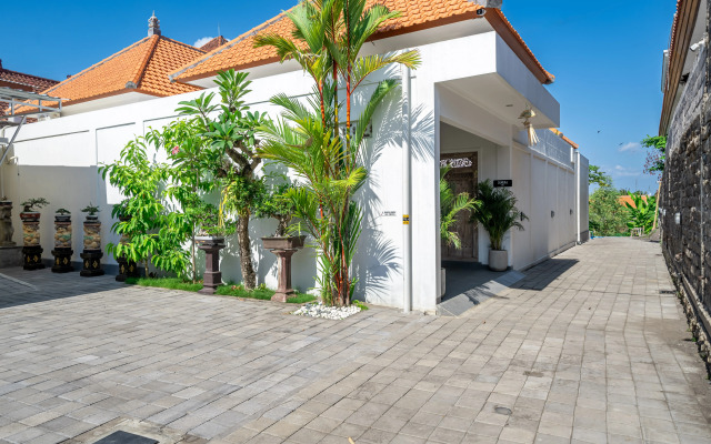 Novaya Chastnaya, 4 Spalni, Bolshoy Basseyn, Plyazh, Semera Villa