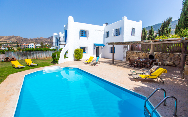 Clarissa & Carmel’s Villa