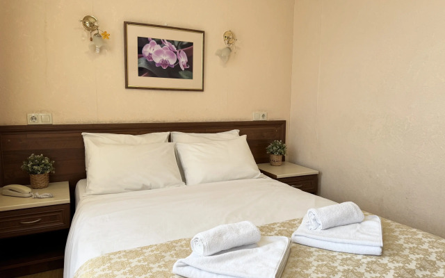 M+ Guest House