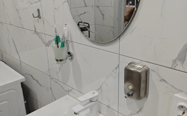 Na Krasnoy Armii 136/2 Apartments