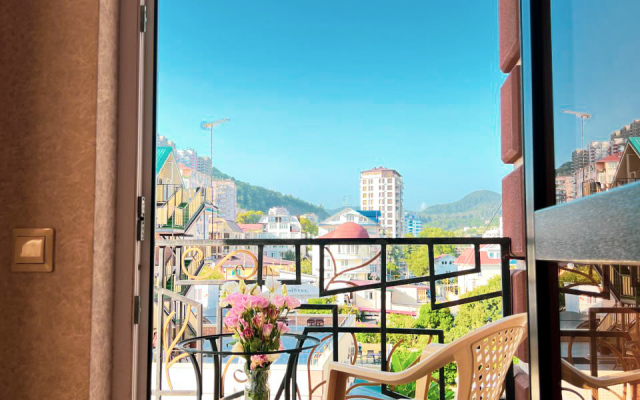 Апартаменты в центральном Сочи рядом с морем