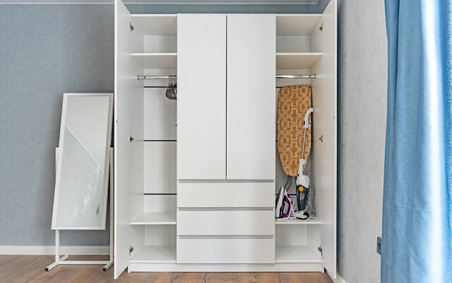 Uyutnaya S Novym Dizaynerskim Remontom Flat
