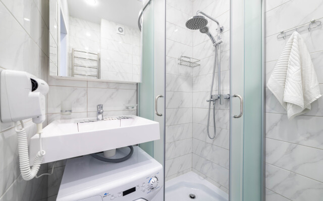 Potryasayushchaya studiya dlya 4kh chelovek v 5 minutakh ot morya Flat