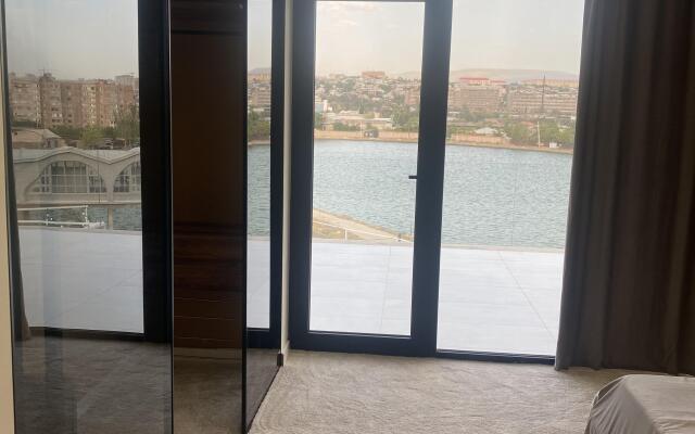 White House Yerevan Hotel
