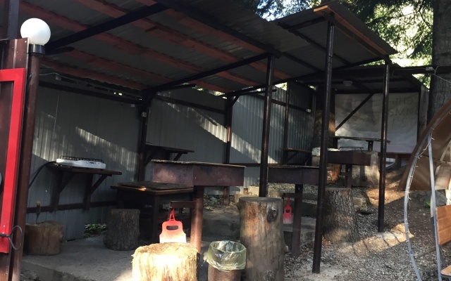 V Gostyah U Skazki Guest house