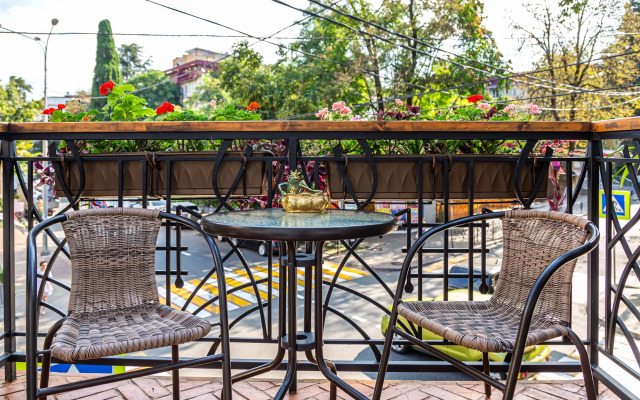 M1C Lyuks Apartments