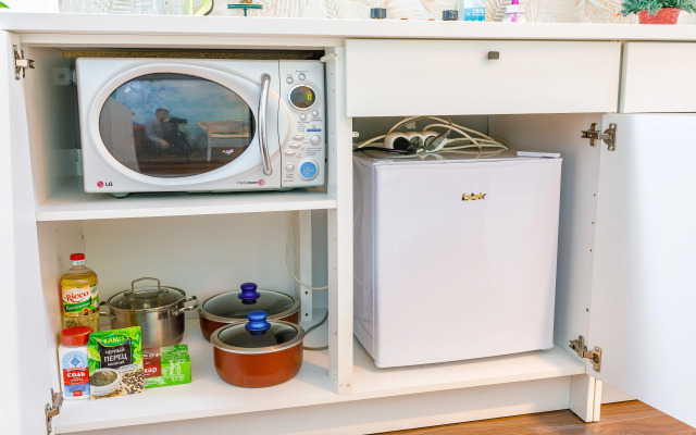 Апартаменты на Крестинского павлин