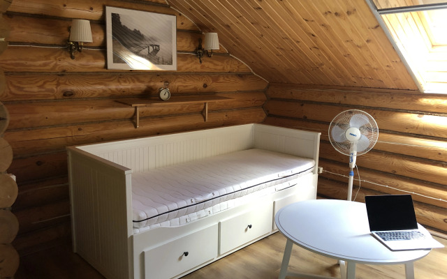 Гостевой Дом с Клёвой Рыбалкой в Своём Пруду, Около Реки