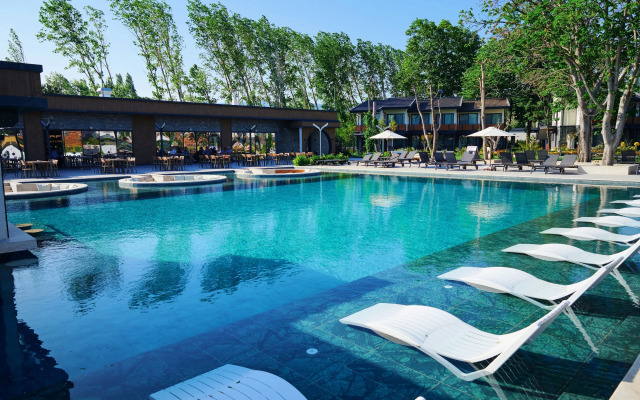Parmos  Hotel