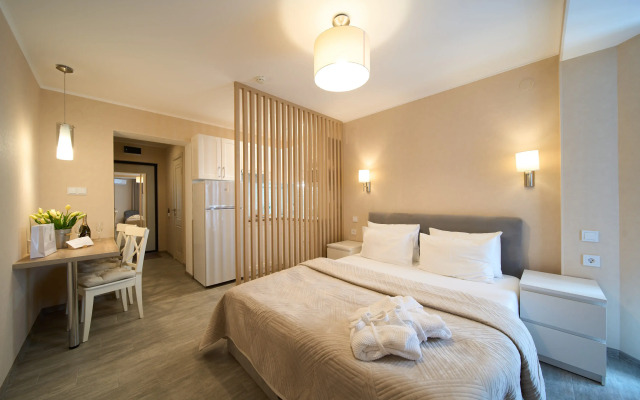 Admiral's Lagoon Apartment Hotel