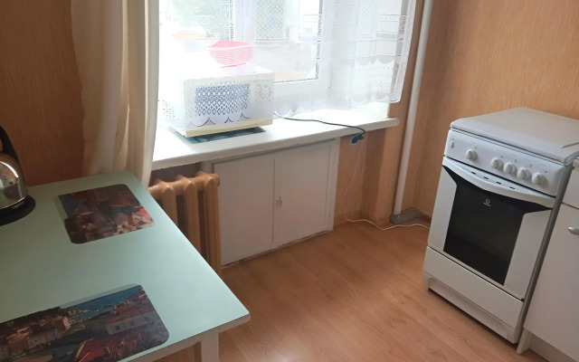 Oktyabryskaya 21A Flat
