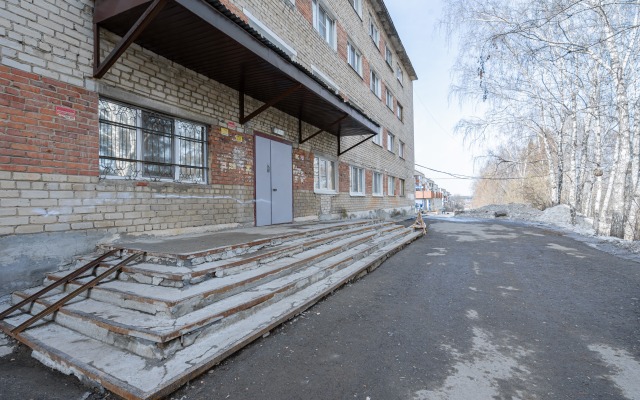 Uyutnaya studiya na prospekte Kosmonavtov Apartments