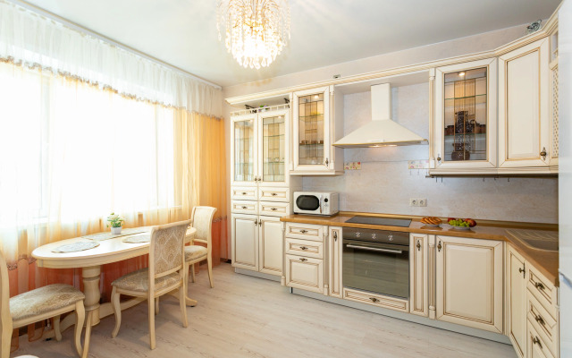 U metro v Venetsianskom stile Flat