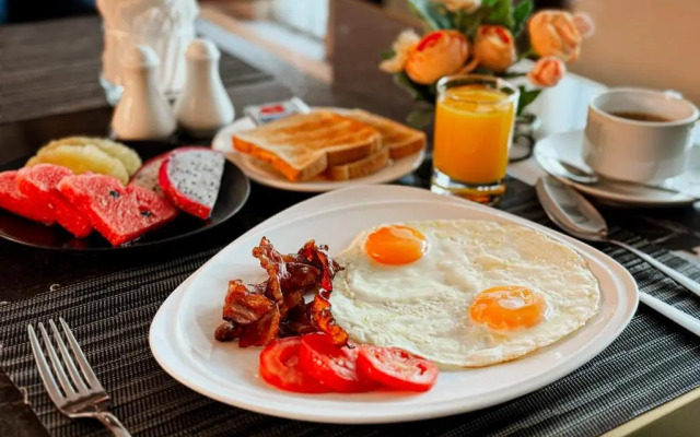 Ramada by Wyndham Bangkok Sukhumvit 11